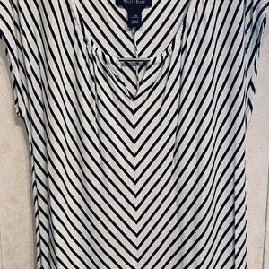 White House Black Market Blousek